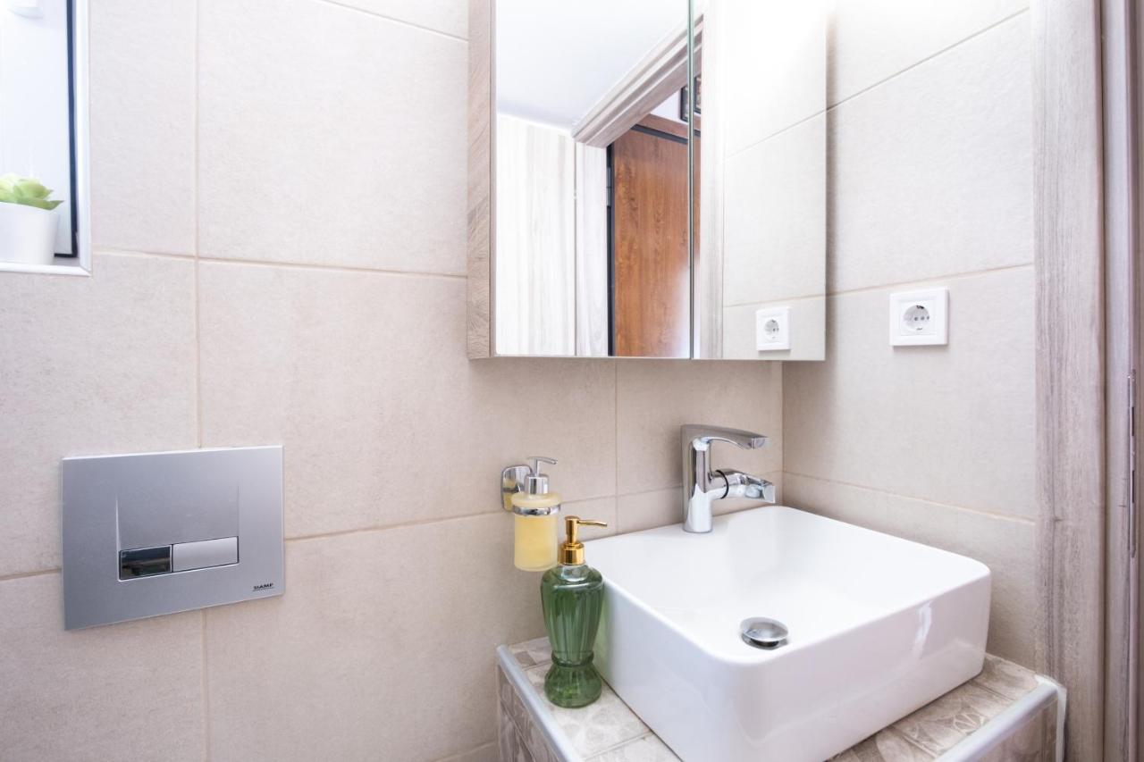 Family Apartment Near Port Pireu Exterior foto