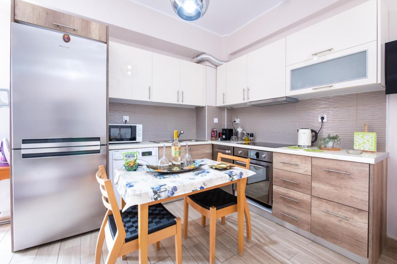Family Apartment Near Port Pireu Exterior foto